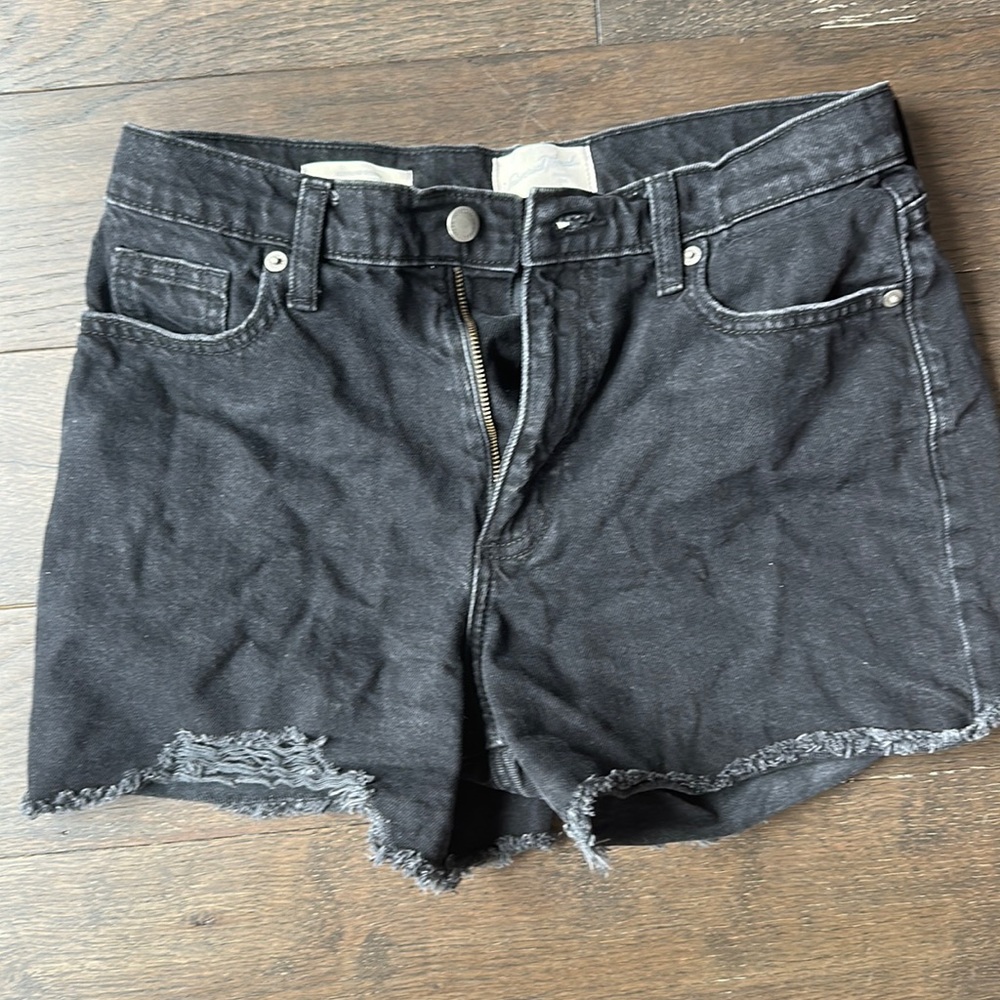 EUC Universal Threads boyfriend shorts